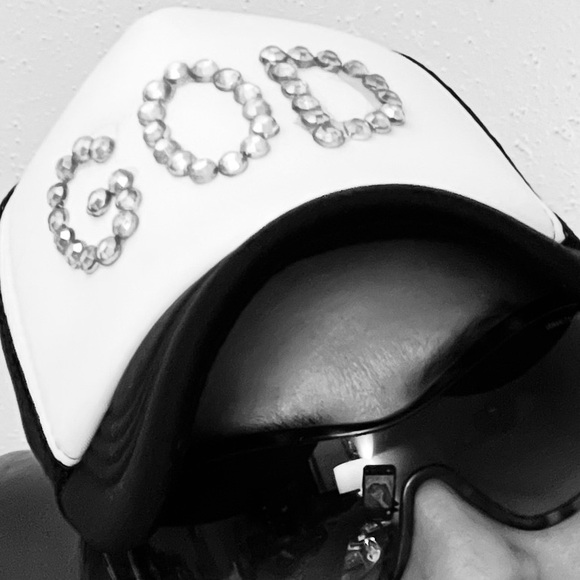 🫶🏼 GOD Trucker Cap NEW with Crystal Embellishments - Picture 5 of 6